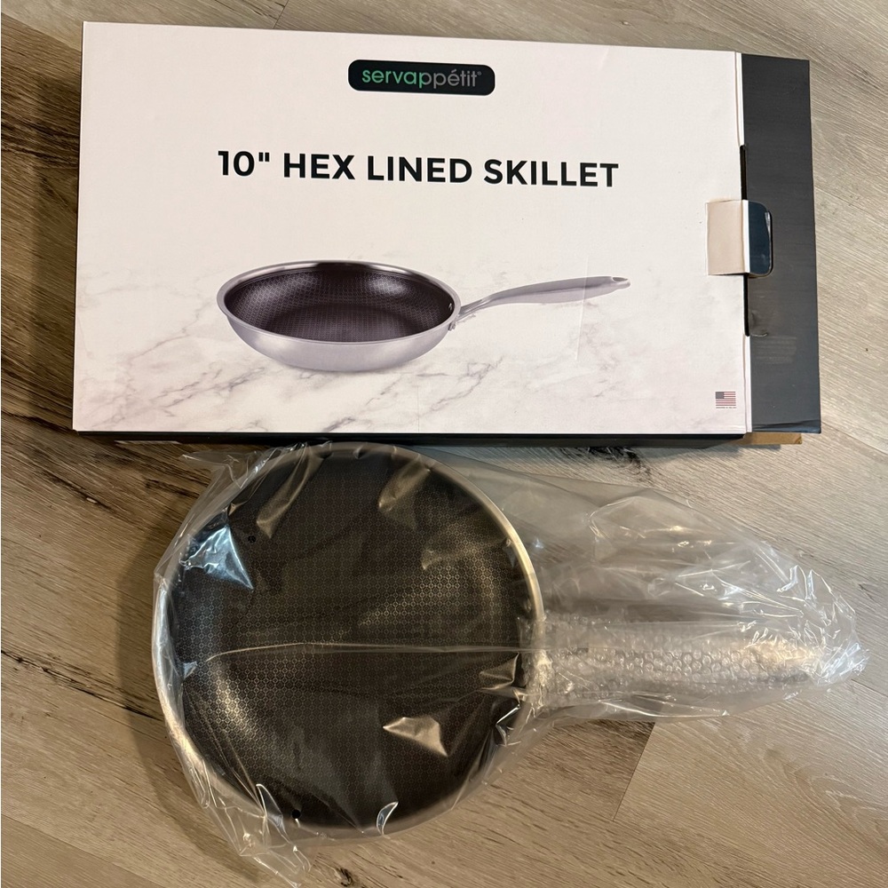 Servappétit 10" Hex Lined Skillet - Black & Silver